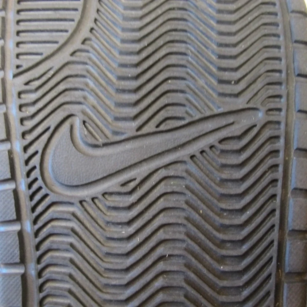 Nike Benassi JDI Slide Sandals Men's Size‎ 8 Black / Gold 343880 016